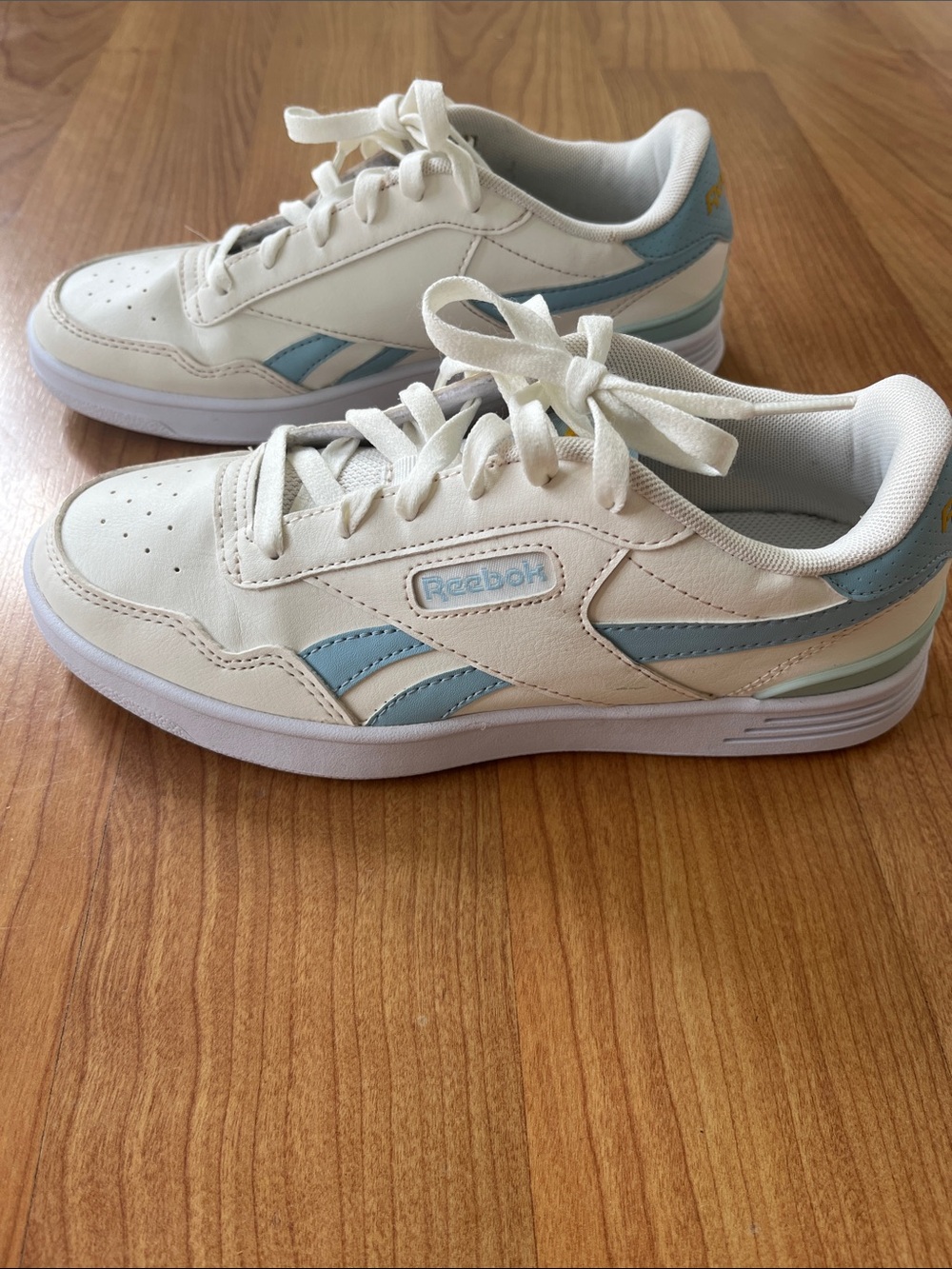 Reebok court advance clipsneaker